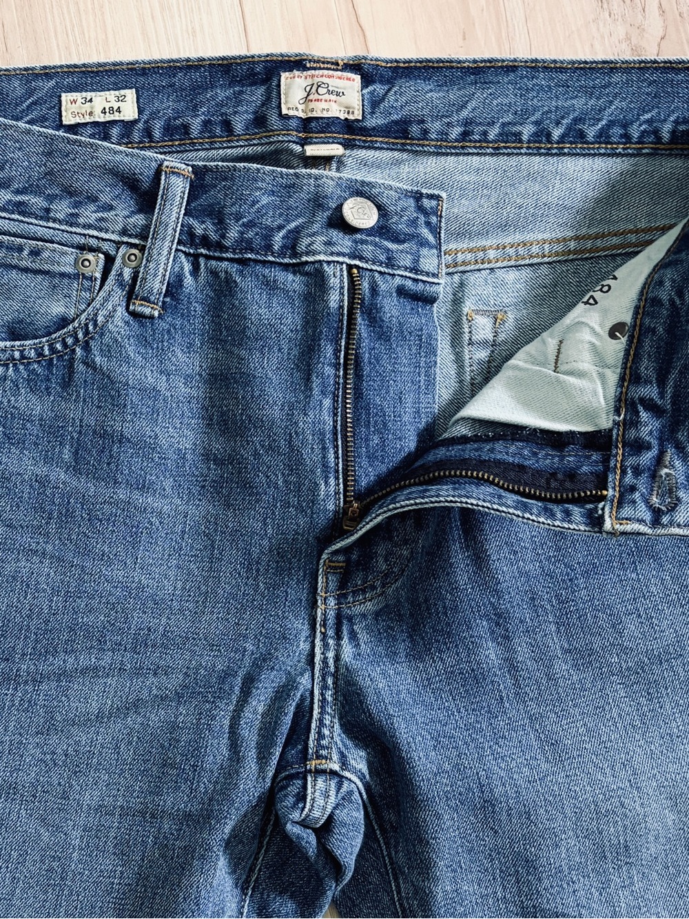J Crew 34/32 Slim Fit 484 Denim in Medium Wash
